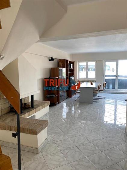 Apartament 4 camere cu scara interioara de vanzare zona Centru
