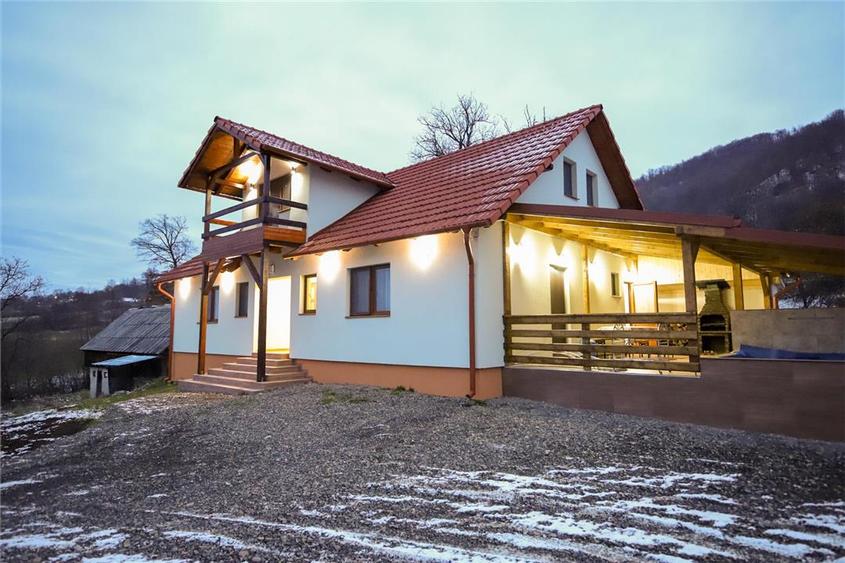 Cabana Ibanesti, locatie superba, Jacuzzi, 6 camere,
