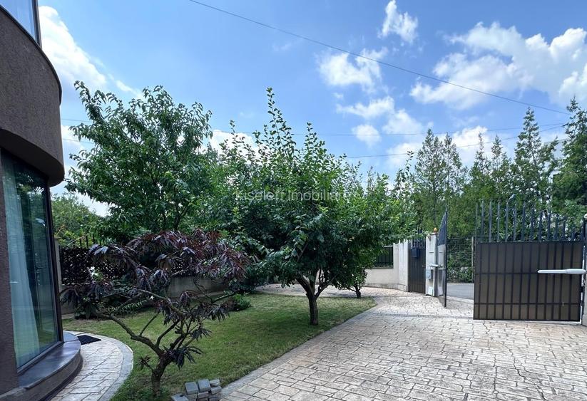 Vila individuala P+1+M ,curte,garaj, gradina - 2