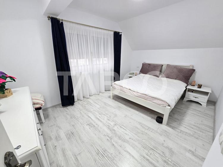 Casa individuala de vanzare teren 852 mp 5 camere 2 bai Selimbar Sibiu