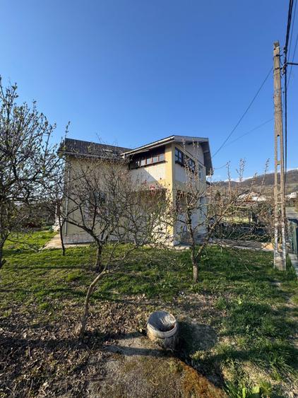 Vilă premium Tăuții de Sus, 250 mp, teren 14 ari, tenis & panoramă
