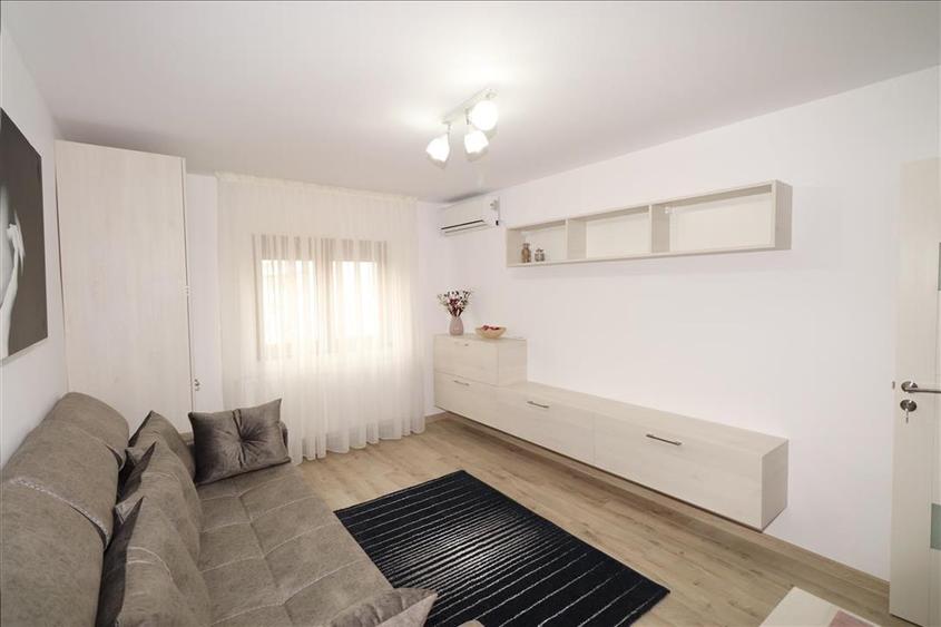 Garsoniera renovata si mobilata zona Big Marelbo
