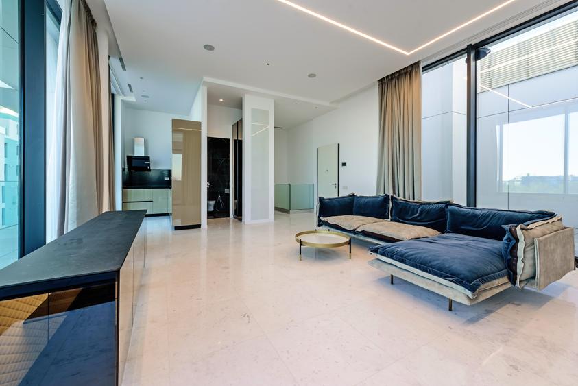 Penthouse cu 4 camere de vanzare în One Mamaia Nord