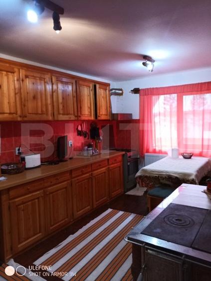 Vânzare cabană/pensiune, cu 7 camere, 190 mp, zona Pojorâta