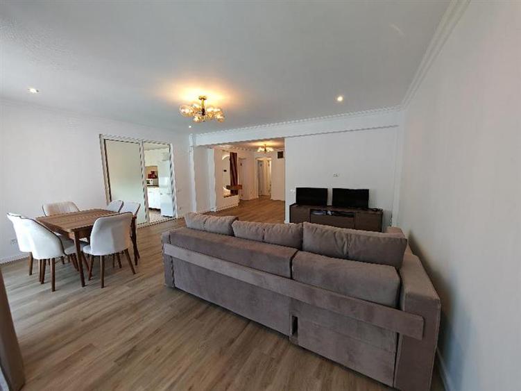 Inchiriem Apartament 3 Camere, Modern, 100 Mp, Decomandat, Racadau