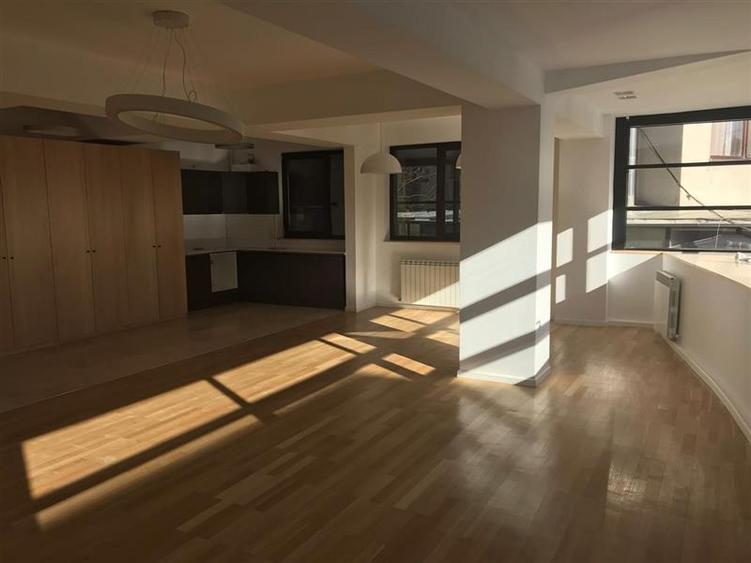 Birou de inchiriat langa Parcul Herastrau - Penthouse cu terasa