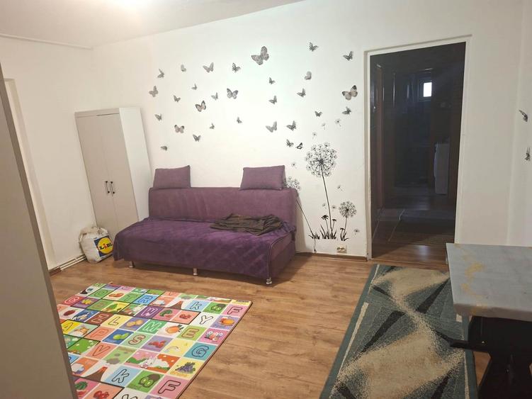 Apartament 3 camere, centrala termica, geam baie, tamplarie PVC, liber