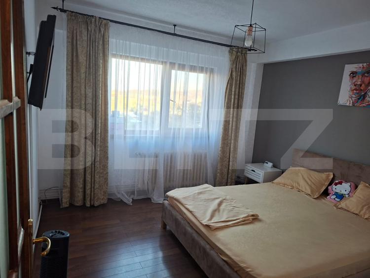Apartament decomandat, 3 camere, 2 bai, zona Nicolina