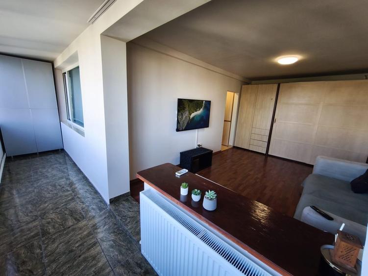 ULTRACENTRAL 2 CAMERE SEMI, VEDERE MARE LIBER 61 MP PRET 115000 EURO