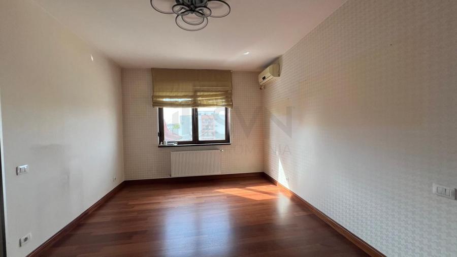 REA1023405 Apartament 6 Camere l Spatios l Sisesti