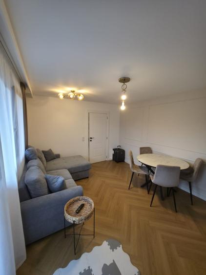 Apartament cu 2 camere, 44 mp, zona Sasar