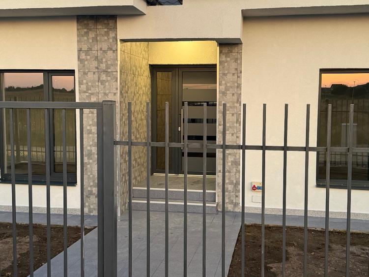 Oportunitate, te muti imediat, case parter+pod Buftea
