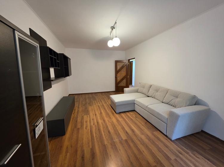 Apartament cu 3 camere de inchiriat in zona Dristor/Ramnicu Valcea