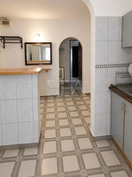 3 camere Unirii decomandat, inst. schimb., et. 2, an 1991, 76 mp