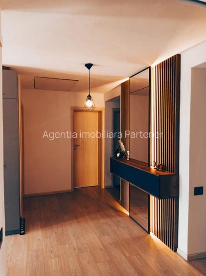 casa / vila Platou Prundu - Craiovei , mobilata / utilata , finisaje moderne ! - 2