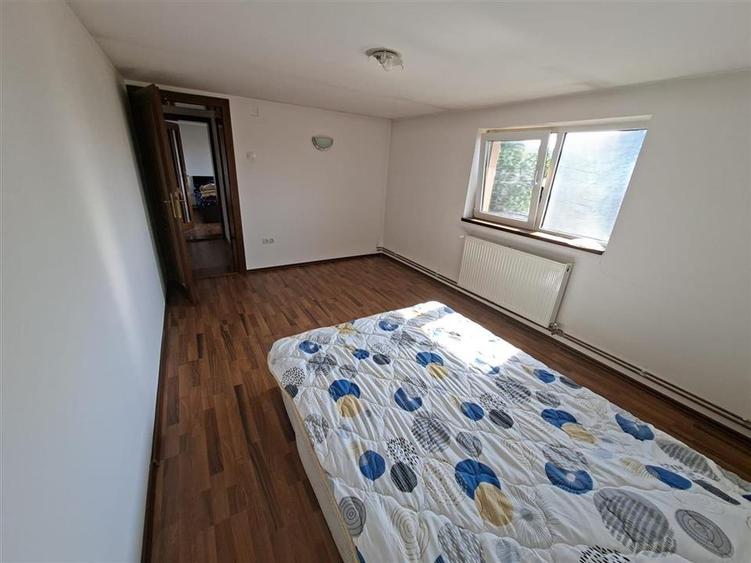 Casa individuala 5 camere garaj pivnita 250mp teren zona Gusterita