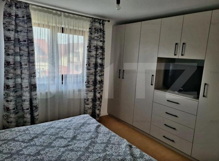 Casa 5 camere, IZVOR