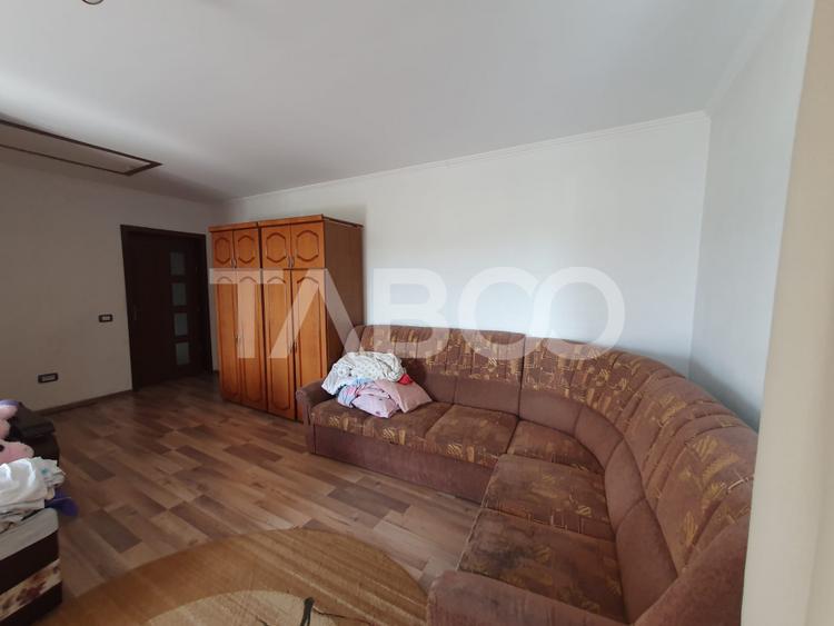 Casa 5 camere 3 bai 2 terase garaj magazie de vanzare 180 mp utili