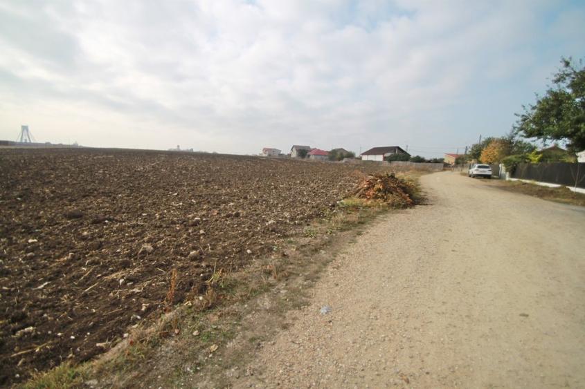Teren intravilan - 17000 mp - zona Lazu