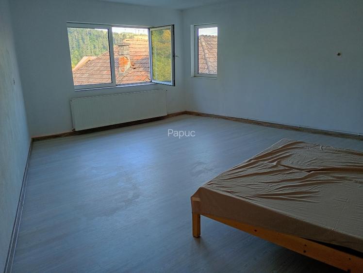 Inchiriez urgent casa Schei Brasov, renovata complet, totul nou - 6