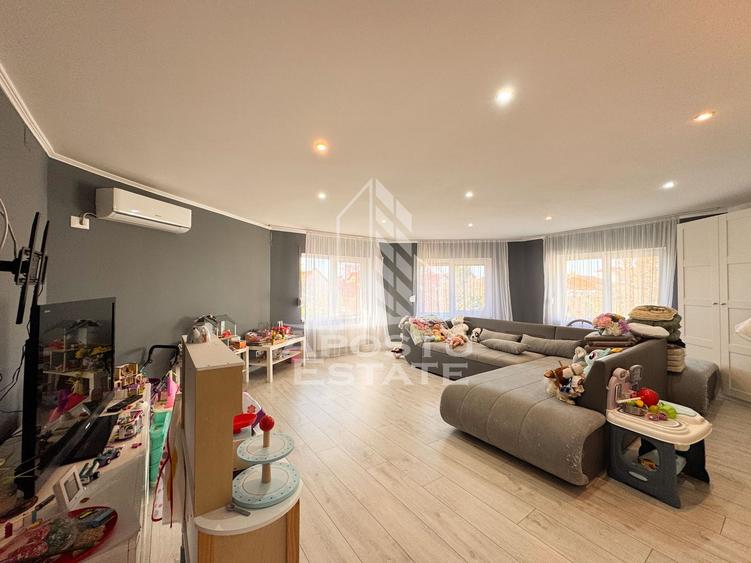 Casa pt. 2 familii, cu 9 camere, teren 832mp, Zona Girocului Timisoara