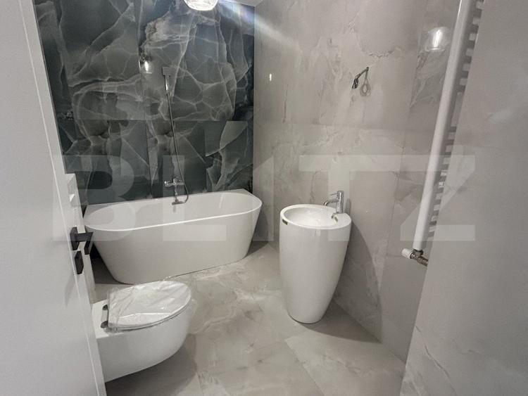 Penthouse superb de 200 mp, cu terasa de 40 mp, zona Nufarul