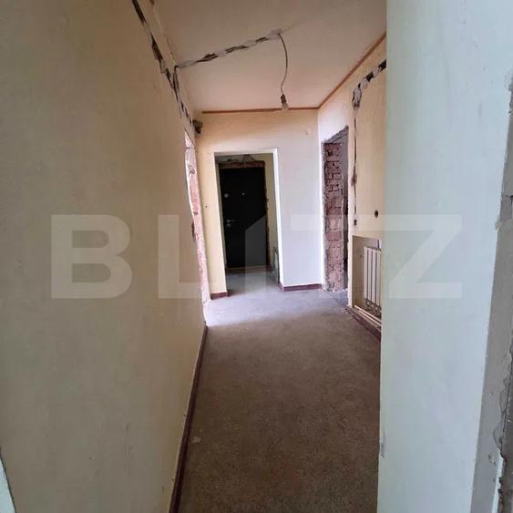 Apartament cu 3 camere, 67 mp, etaj intermediar, renovabil, George Enescu