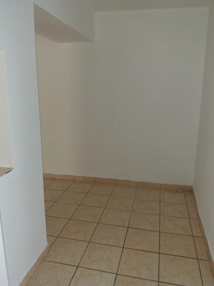 Apartament 3 camere la parter zona Est Clinic