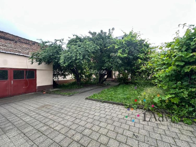 Casă cu curte generoasă – ideală pentru restaurant, birou sau clinică - 12