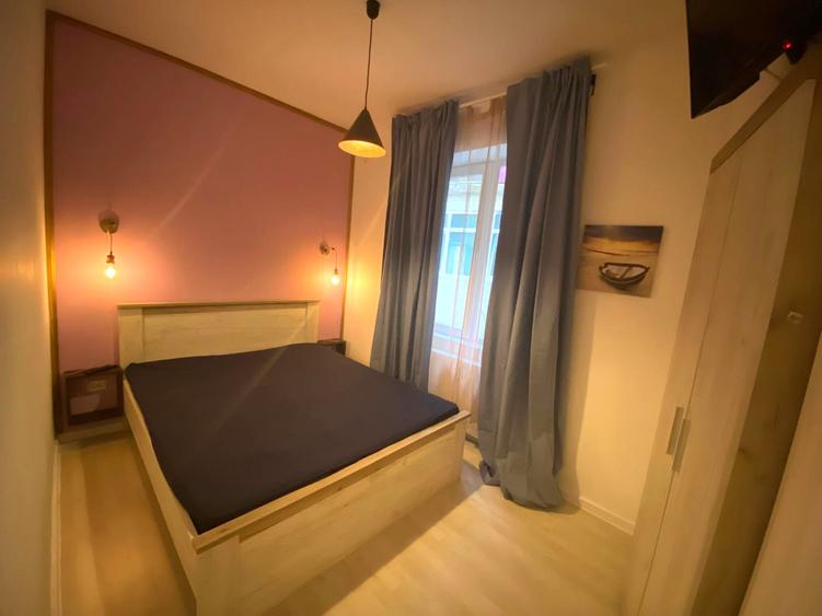 2-Bedroom Apartment for Rent – Central & Parkside Location
