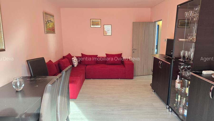 Inchiriez apartament 4 camere decomandat in Deva zona Liliacului, etaj 2, - 4