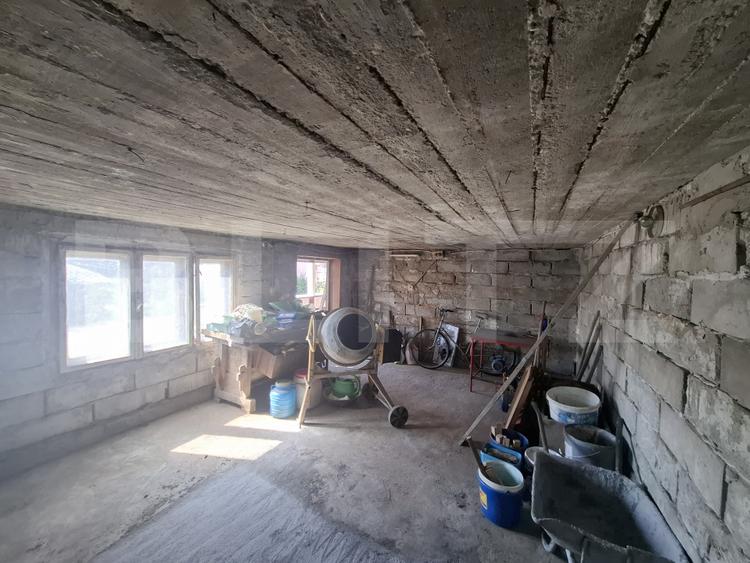 Casa cu 3 camere, 218 mp, zona Lazuri