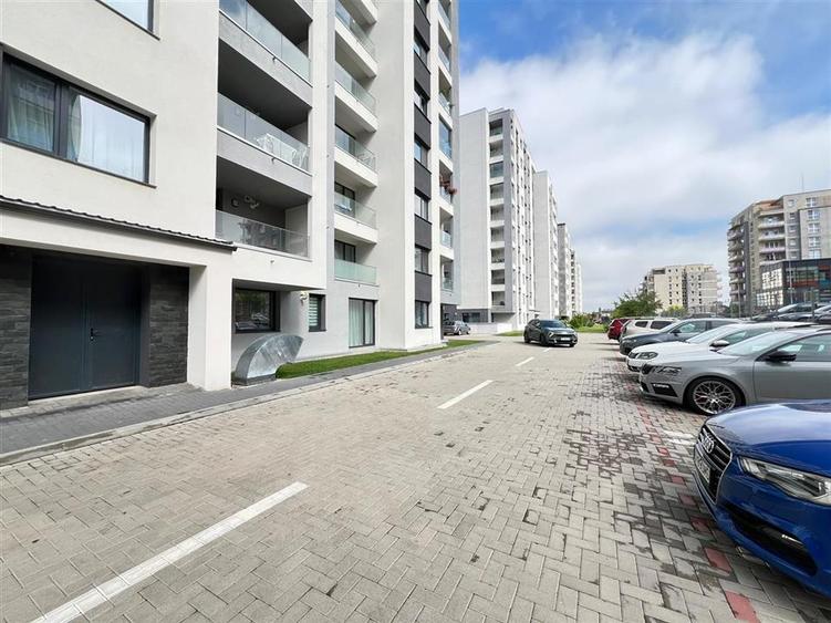 Apartament Lux prima inchiriere cu loc de parcare subteran Tractoru Coresi