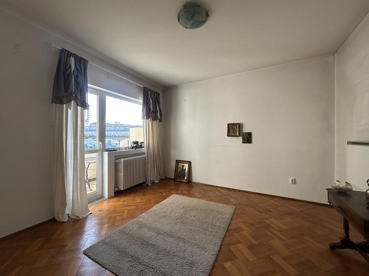 Apartament 3 camere metrou Universitate