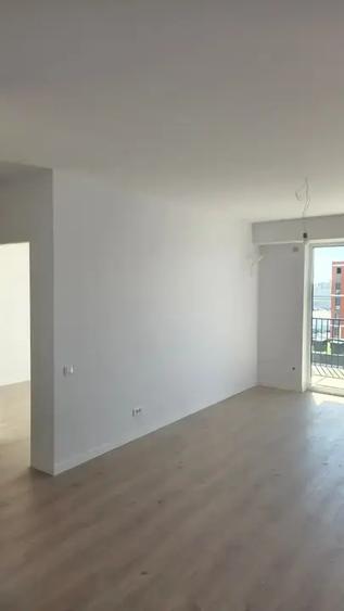 Studio spatios si f luminos| METROU N. Teclu la 450 m