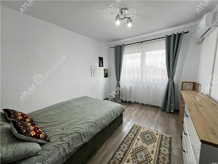 Apartament 3 camere la etaj intermediar si pivnita zona Vasile Aaron