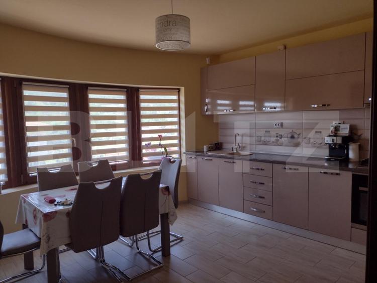 Casa moderna ultrafinisata, la intrare in Chinteni!