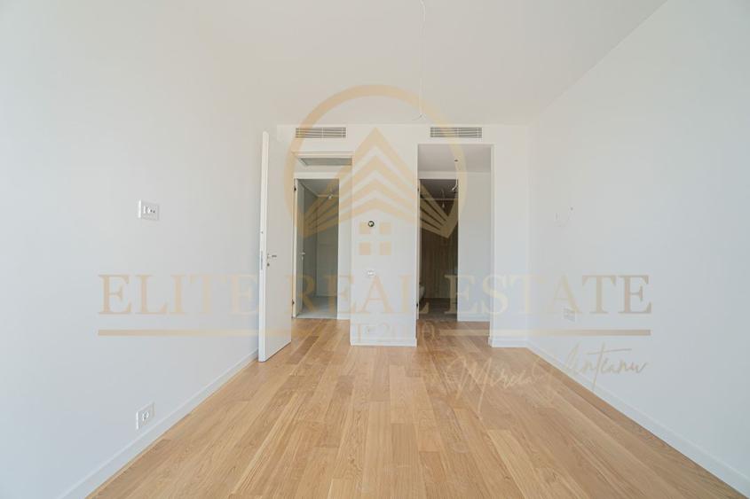 Stațiunea Mamaia - Vânzare apartament cu 2 camere, 2 bai, la 2 pasi de mare.
