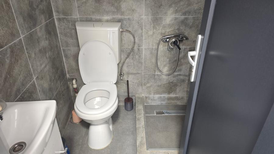 Vand spatiu comercial in Deva, zona Cuza-Voda, suprafata construita 125,45 mp,
