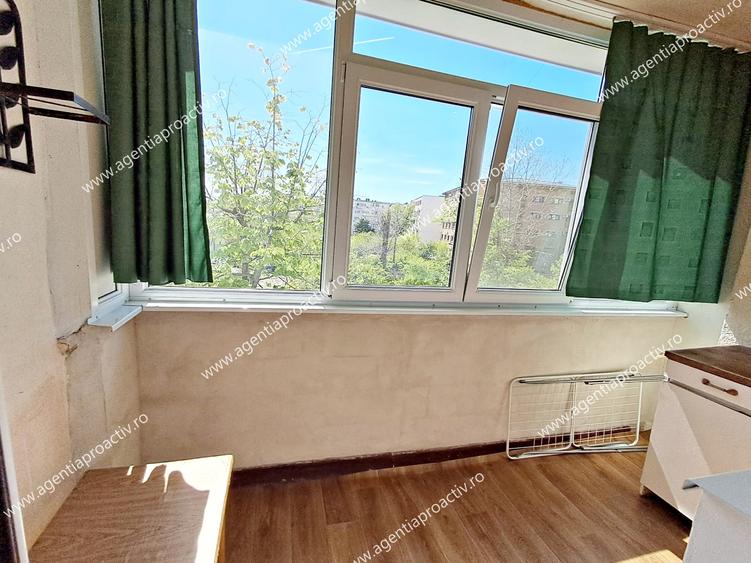 Apartament 3 camere decomandat, etaj 2, Micro 21 – centrală termica