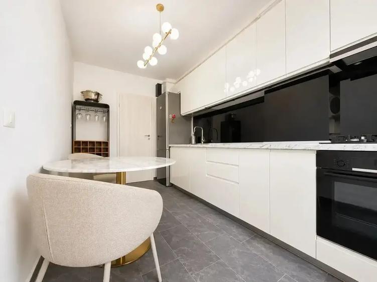 Apartament 3 Camere Decomandat Superb Mobilat Dimitrie Leonida
