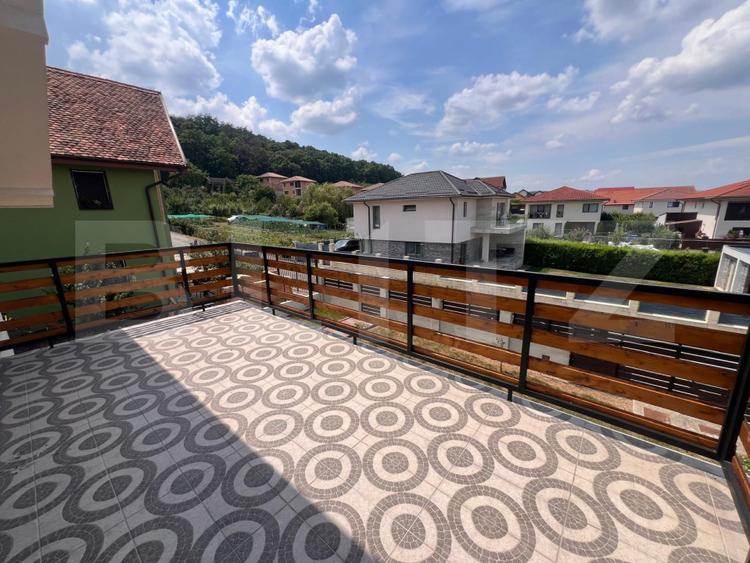 Casă modernă cu 4 dormitoare, 3 băi, locuință sau sediu firmă, Dezmir