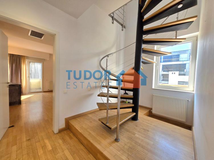 Elegant 2-Bedroom Duplex Apartment with Panoramic Park Views