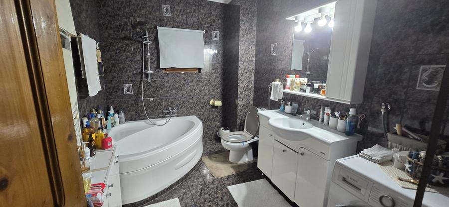 Vânzare Proprietate deosebita cu piscina, Gura Ocnitei Dambovita