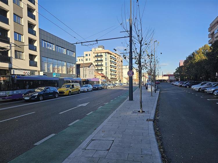 Spatiu 100mp, intrare din strada, Calea Manastur, Platinia- Hotel Pami