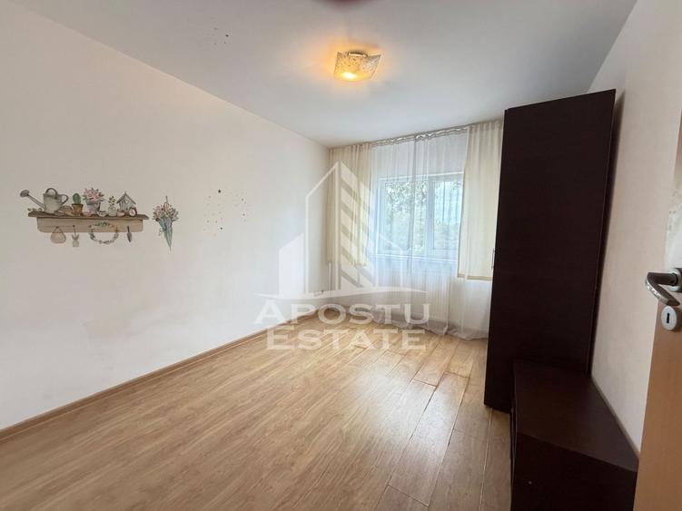 Apartament de vanzare cu 3 cam, centrala proprie,zona Lunei, Timisoara