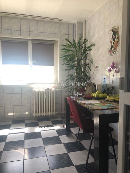 De vannzare 4 camere Zona Brancoveanu str: Izvorul Rece - 4