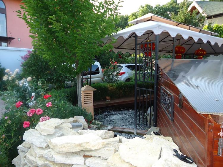 Vila piscina superba gradina matura cu iesire directa la padure