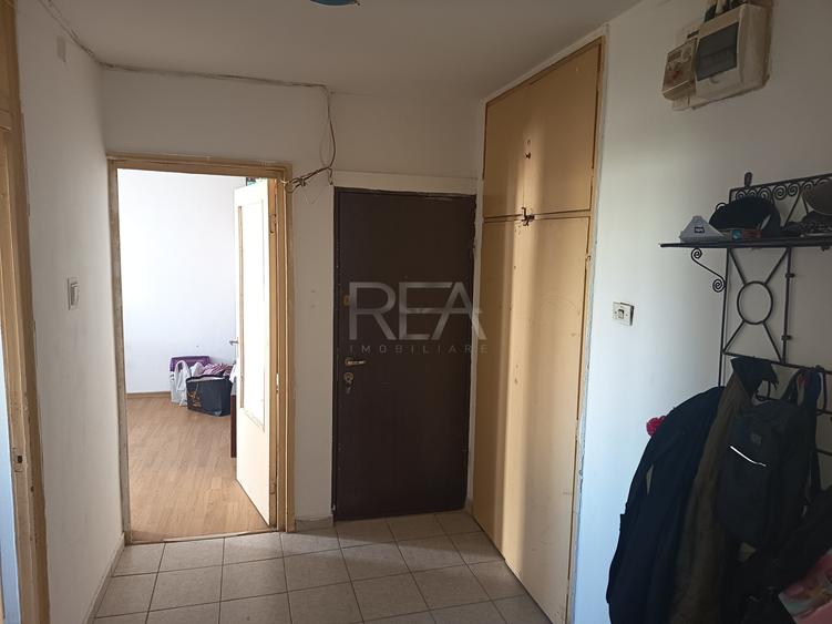3 camere decomandat- Rahova, Buzoieni, bloc reabilitat