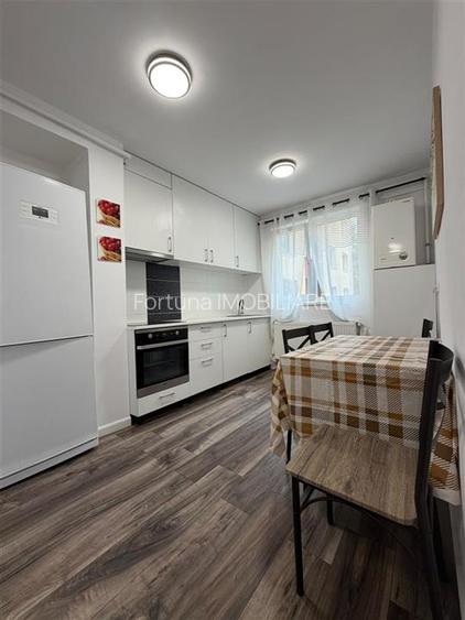Apartament 3camere, etaj intermediar, str. Mircea cel Bătrân